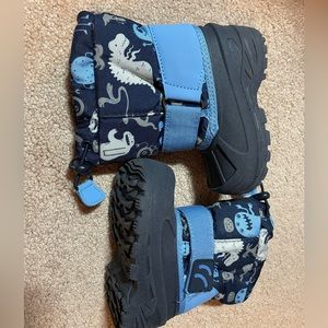 Boys fleece lined snow boots